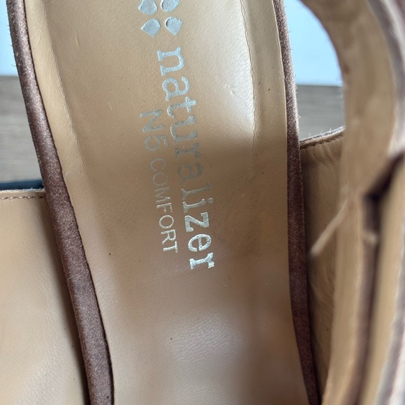 Naturalizer Brown Gladiator Sandals with Peep-Toe Design - Picture 2 of 10